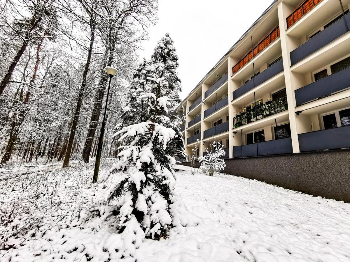 Apartament Z Widokiem Na Park Polanica-Zdrój Exterior foto