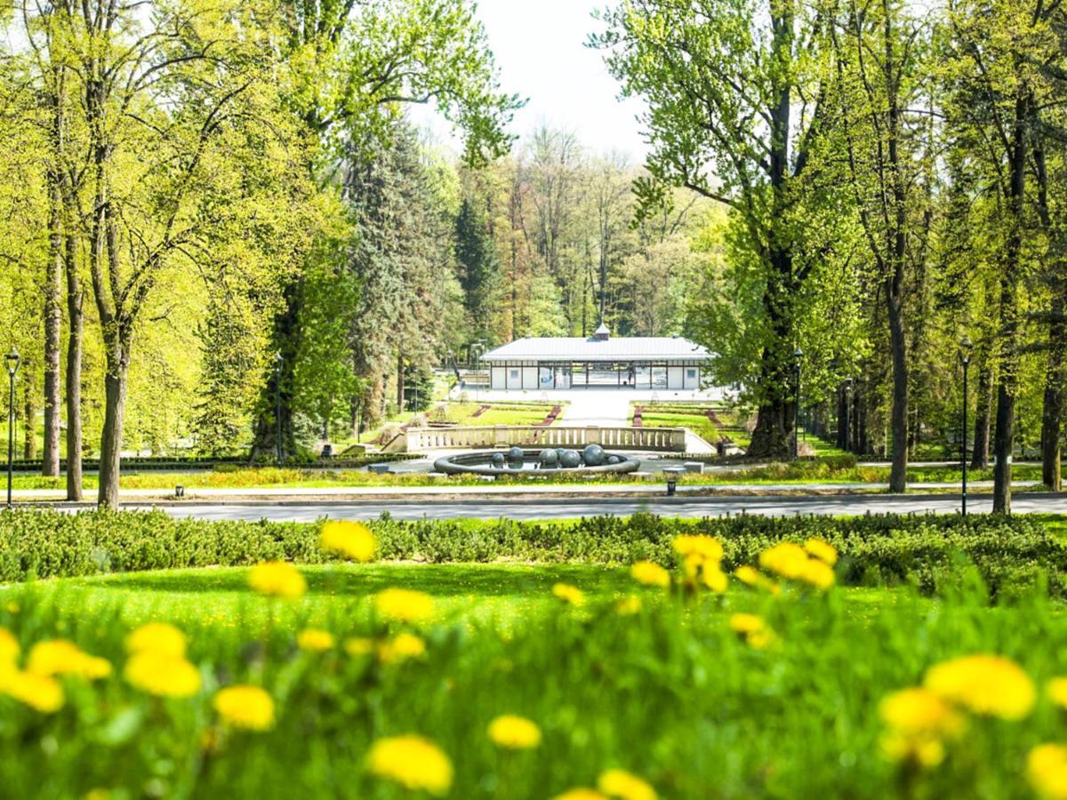 Apartament Z Widokiem Na Park Polanica-Zdrój Exterior foto